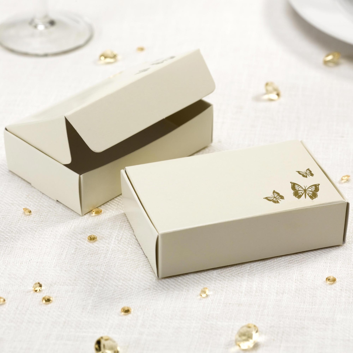 Gastgeschenkbox Schmetterling gold